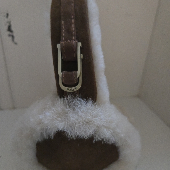 UGG Shearling Earmuffs - Chestnut Brown - Picture 1 of 8
